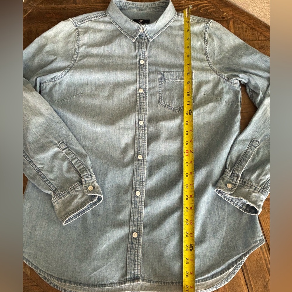 GAP Women’s Soft Blue Denim Button-Up Shirt- Medium - Picture 6 of 6
